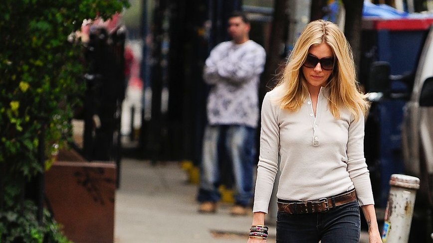 Stylishly Strolling: Celebrity Dog-Walking Looks That Wow