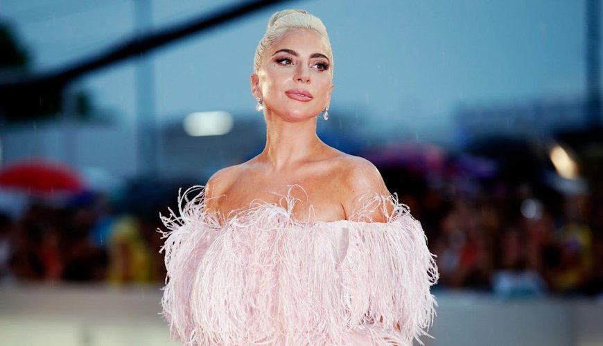 Hollywood's Feathered Friends: Celebs Who Love Their Backyard Chickens