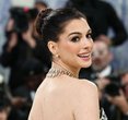 Anne Hathaway's Script-Scrutinizing Habit: A Director's Nightmare?