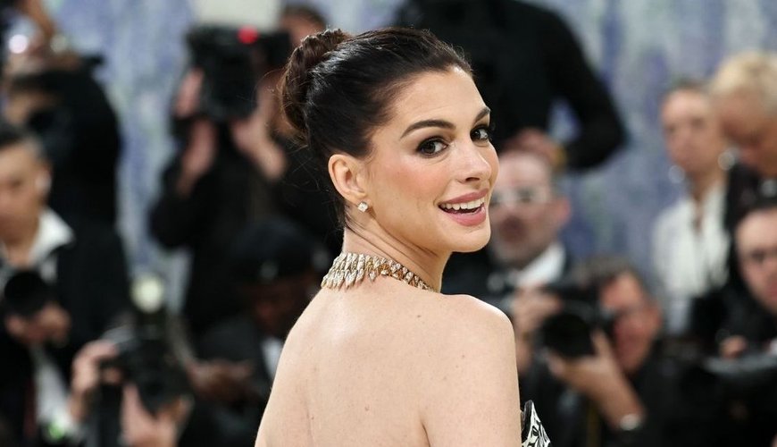 Anne Hathaway's Script-Scrutinizing Habit: A Director's Nightmare?