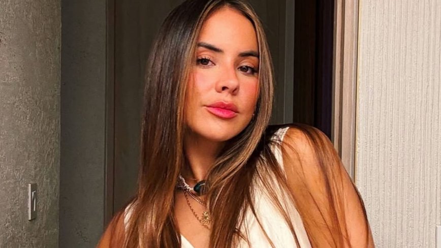 Gabriela Berlingeri's Chic Schoolgirl Vibe: A Fashion Hit