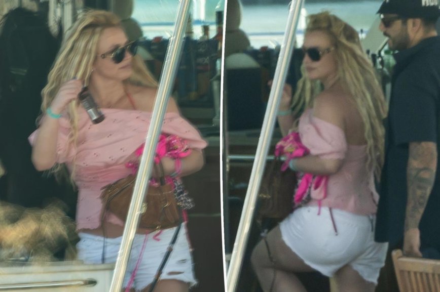 Britney Spears Makes Waves in Mexico: Yacht Adventure Amid Family Concerns