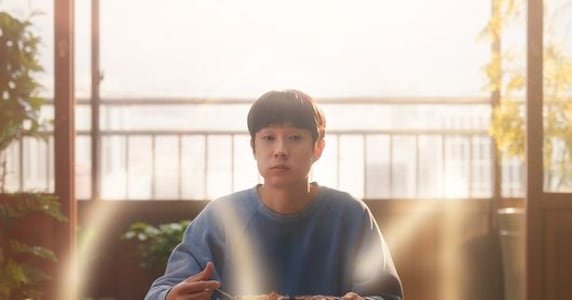 Star-Studded Rave for 'Number One': Korea's Lunar New Year Must-Watch!