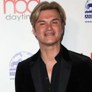 Beloved Celebrity Stylist Kim Vo Passes After Cancer Battle