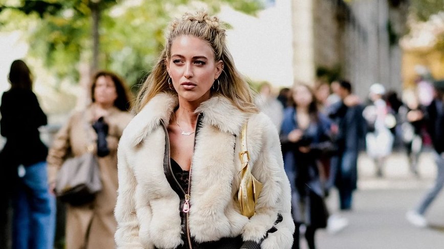 3 Haircuts That Secretly Add Years: Celebrity Stylists Spill the Beans