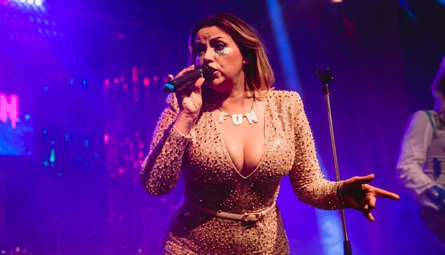 Charlotte Church Embraces Natural Living: "I Stink and I Love It!"