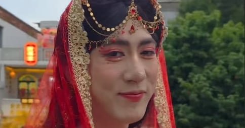 Kim Won-hoon's Bold Video Sparks a Storm of Malicious Comments