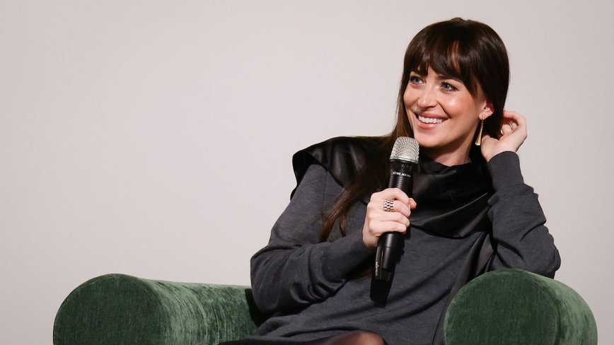 Dakota Johnson Spills on Dating Dealbreakers: Flip-Flops and Strong Scents Beware!