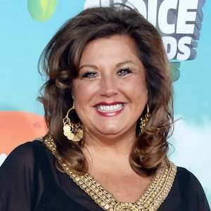 Abby Lee Miller Stuns with Ear Makeover – The Secret Behind Her New Look!