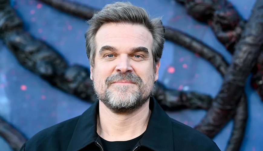 David Harbour's New Romance: Cozying Up with a Younger Star
