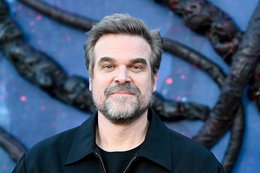 David Harbour's New Romance: Cozying Up with a Younger Star