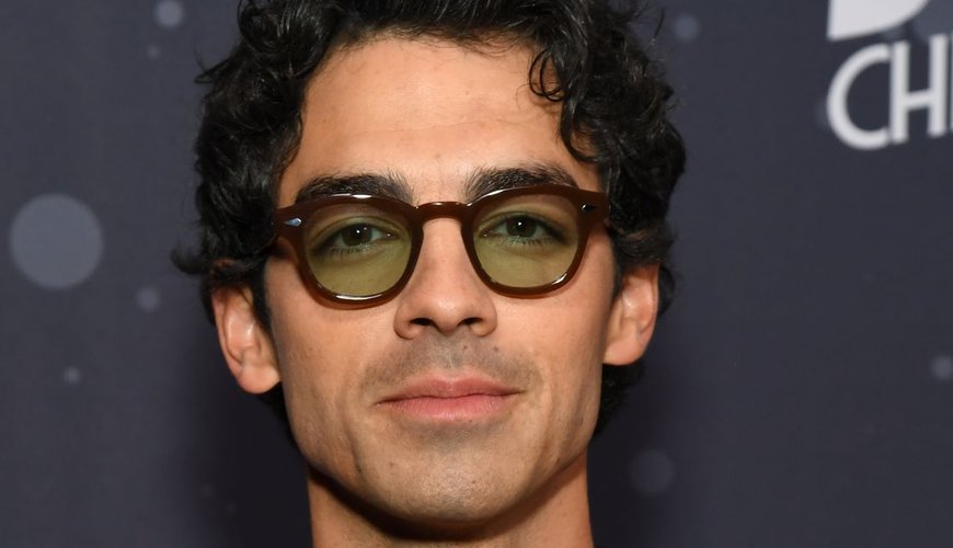 Joe Jonas' Hilarious Parallel Parking Mishap Goes Viral