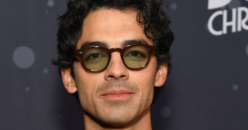 Joe Jonas' Hilarious Parallel Parking Mishap Goes Viral