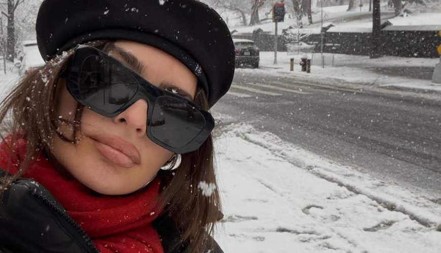 Emily Ratajkowski's Beret Steals the Snow Day Show