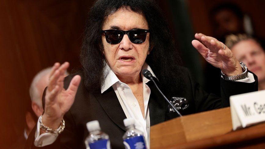 Gene Simmons Tells Fellow Stars: Zip It on Politics!