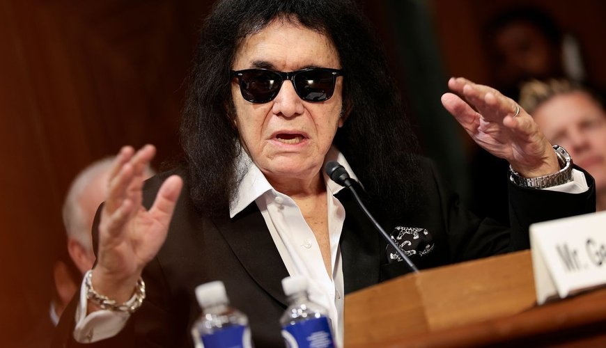 Gene Simmons Tells Fellow Stars: Zip It on Politics!