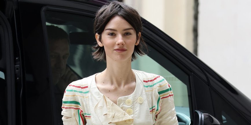 Gracie Abrams Rocks London with Vintage Chic Meets Sporty Vibe