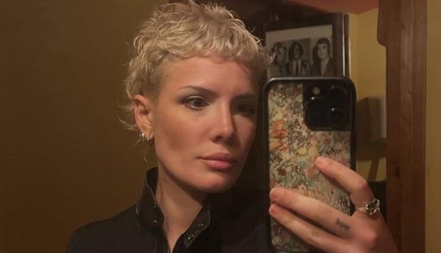 Halsey's Daring Sheer Top Shakes Up Instagram