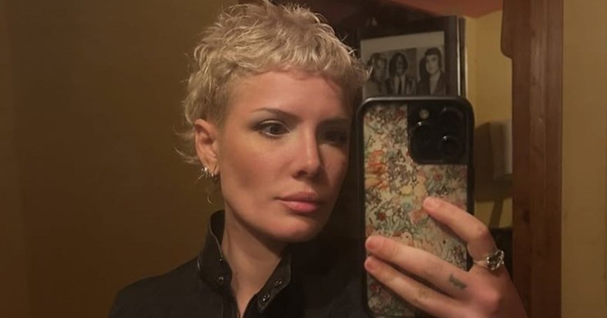 Halsey's Daring Sheer Top Shakes Up Instagram