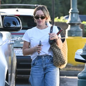Hilary Duff's Timeless Style Trick: Why Millennials Aren't Letting Go