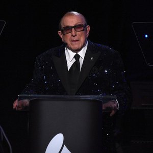 Hollywood's Heartfelt Farewell to Music Legend Clive Davis