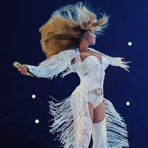 Beyoncé's Billionaire Moves: How Queen Bey is Changing Lives