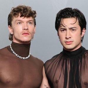 Hudson Williams and Connor Storrie's Fashion Faux Pas Steals the Show at Vanity Fair Oscar Bash