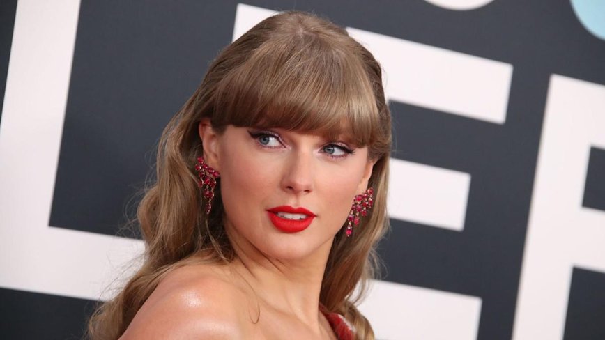 How Celebs Tackle Taxes: The Glamorous Divide Between A-Listers and Middle America