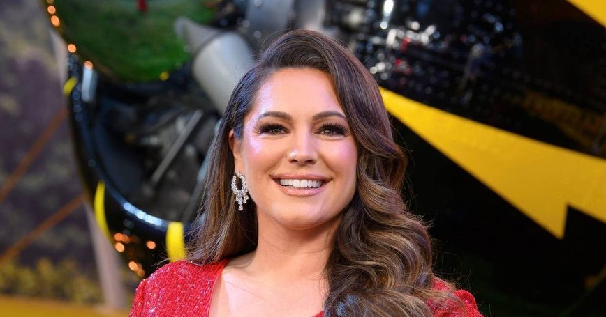 Kelly Brook Spills the Tea on Leaving Hollywood Behind