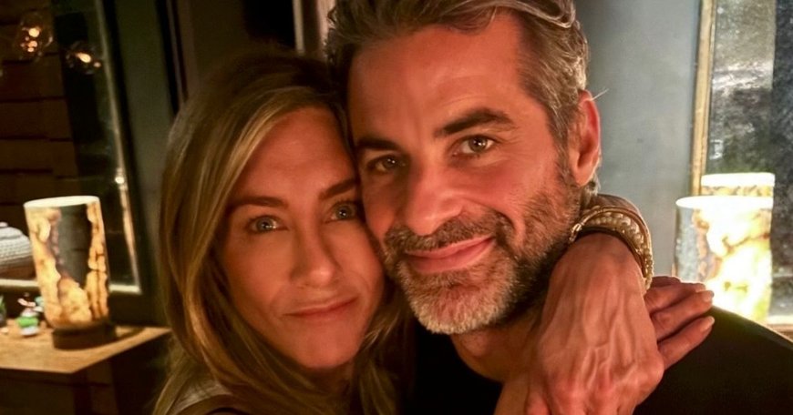 Jennifer Aniston and Jim Curtis