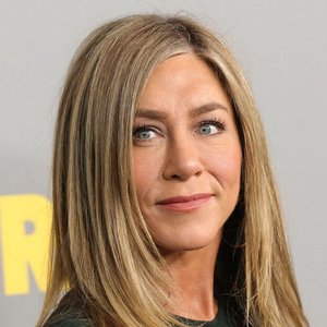 Jennifer Aniston's Heartfelt Farewell to 'Papa Burrows': A Tribute to a Legendary Director