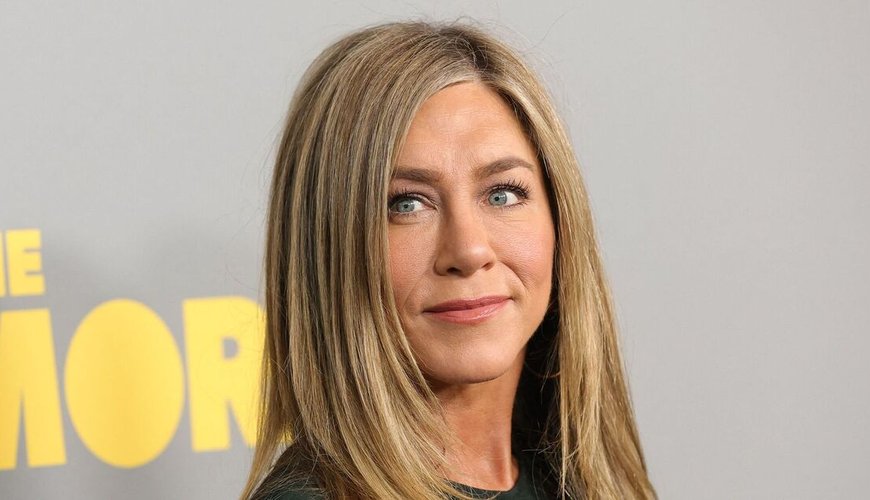 Jennifer Aniston's Heartfelt Farewell to 'Papa Burrows': A Tribute to a Legendary Director