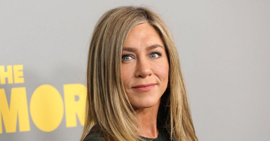 Jennifer Aniston's Heartfelt Farewell to 'Papa Burrows': A Tribute to a Legendary Director