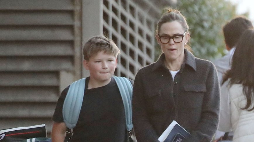 Jennifer Garner and Son Samuel Tee Off for a Heartwarming Golf Outing