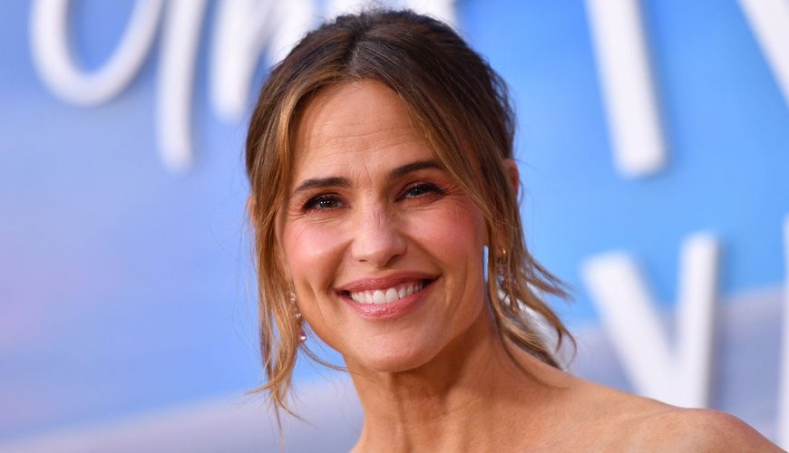 Jennifer Garner Spills the Tea on Her First Love – and It's Not What You Think!