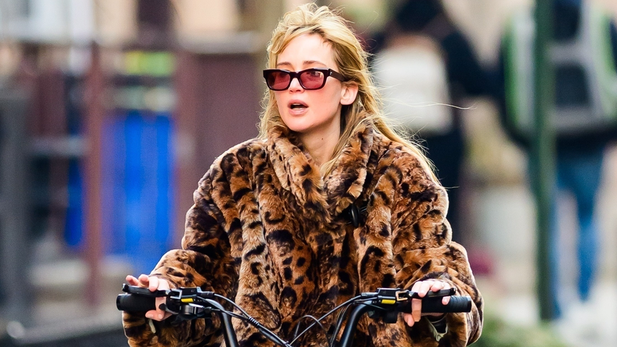 Jennifer Lawrence Turns Heads with Chic NYC Bike-Riding Looks