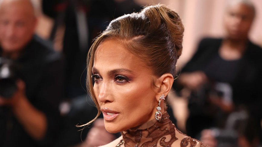 J.Lo's Gym Selfie: Abs-olutely Stunning at 56!
