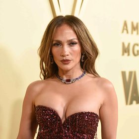 Jennifer Lopez Stuns Wimbledon with a Fashionably Oversized Flair