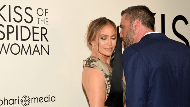 Jennifer Lopez’s New Red Carpet Photos Don’t Feature Ben Affleck Amid Reunion Buzz