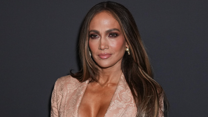 Jennifer Lopez Takes on the Lace Skirt Trend with a Vintage Twist