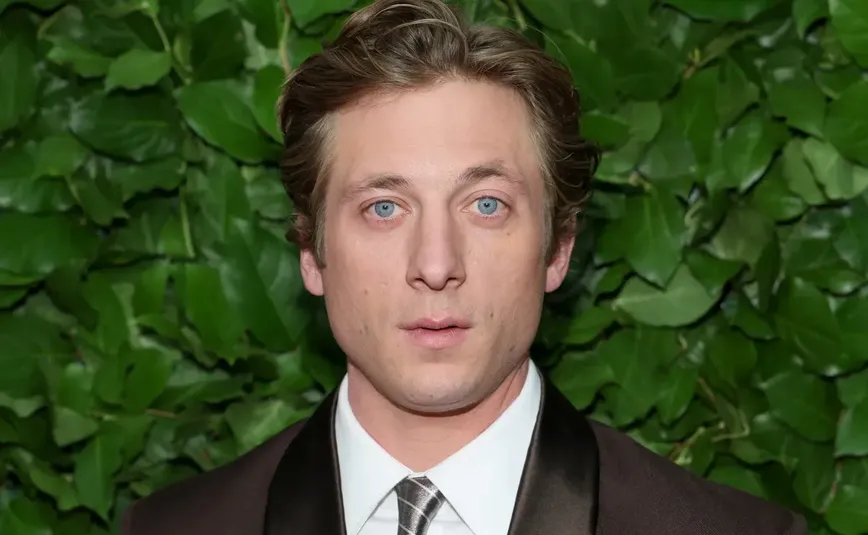 Jeremy Allen White Eyes Rom-Com Stardom: The Search for the Perfect Script
