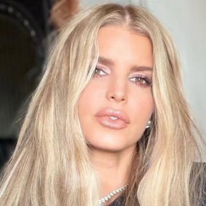 Jessica Simpson's Glamorous Comeback: Fans Buzz Over New Project and a Bruised Knee