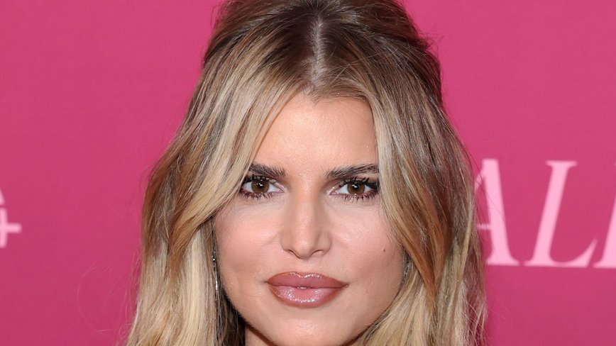 Jessica Simpson's Candid Revelation: A Decade of Sobriety and New Beginnings