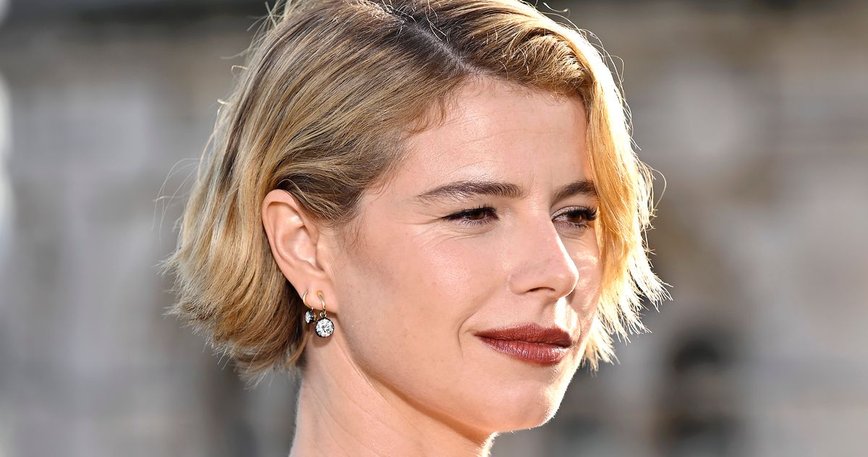 Jessie Buckley's Cat Confession Sparks Internet Outrage