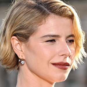 Jessie Buckley's Cat Confession Sparks Internet Outrage