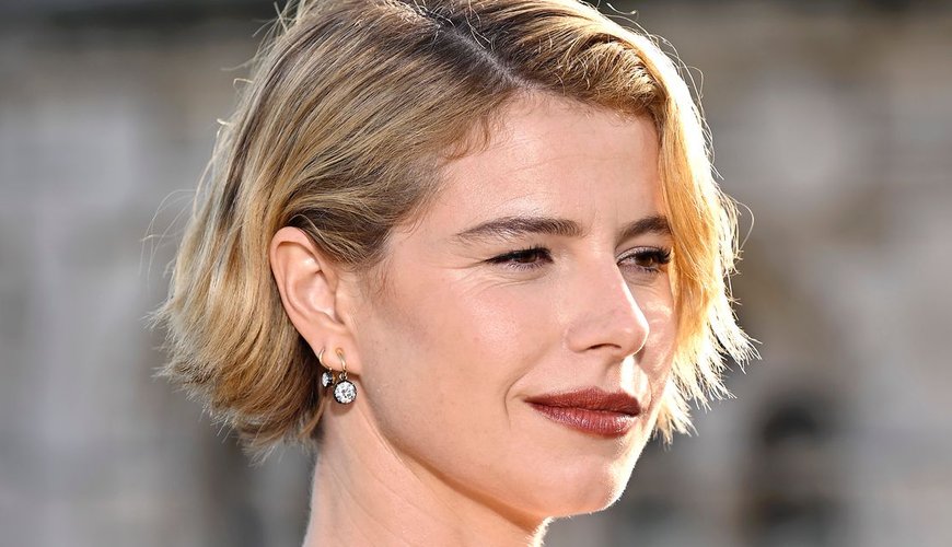 Jessie Buckley's Cat Confession Sparks Internet Outrage