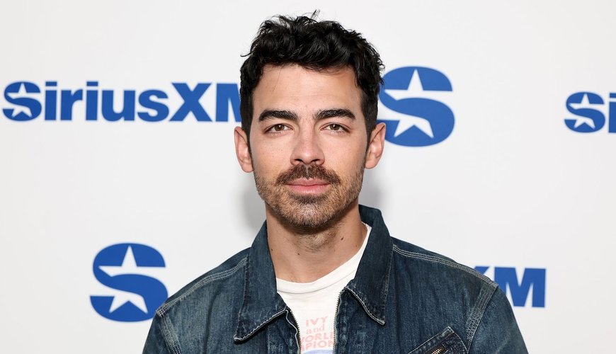 Joe Jonas Sparks Romance Buzz with Model Tatiana Gabriela