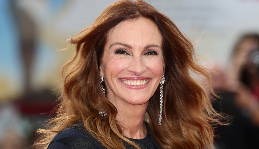 Julia Roberts Takes the Lead in 'Home Economics' Film Adaptation