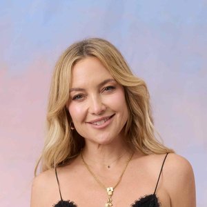 Kate Hudson Turns Heads with Bold Peplum and Balloon Pants Combo