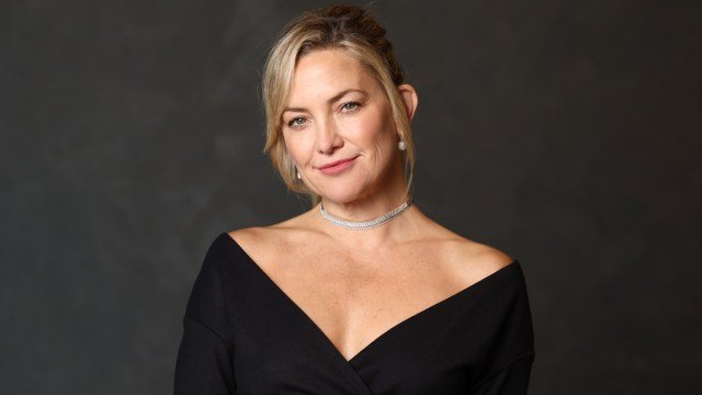 Kate Hudson's Chic Bedside Glam: A Perfect Blend of Style and Comfort